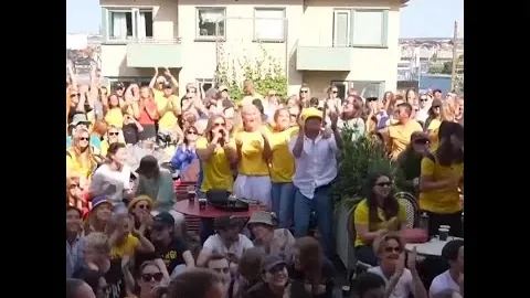 巴塞罗那向莱万抛出4000万欧元年薪高薪报价，引外媒热议