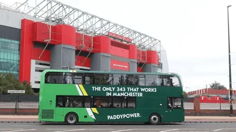 英格兰队首开纪录：里斯-詹姆斯助攻邮票式射门破门